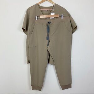 SALE 🎈🎈Figs Tan Zamora Joggers XLP and V Neck Top XXL Scrub Set